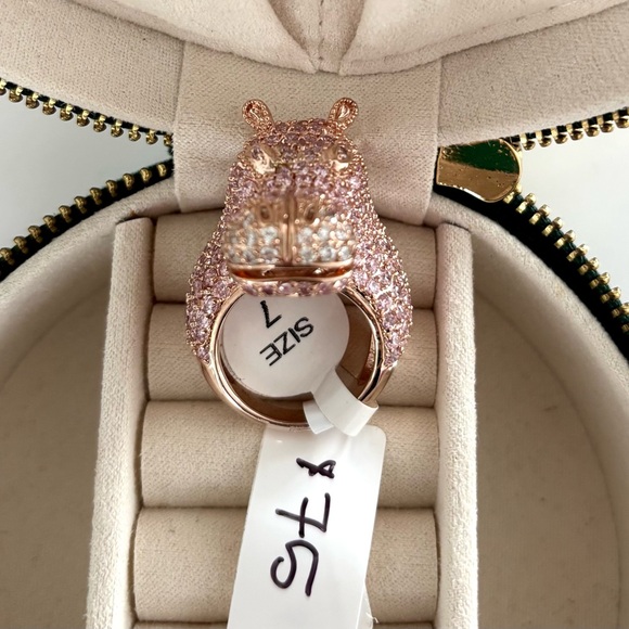 NWT nOir Jewelry Pink Holly the Hippopotamus CZ and Rosegold Ring, Size 7 - Picture 4 of 6